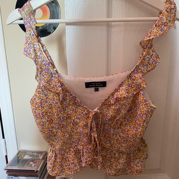 Blue Blush Ruffle Floral Crop Top - Picture 4 of 8